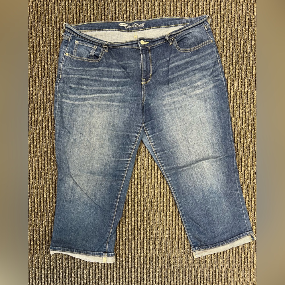 Old navy sweetheart crop jeans